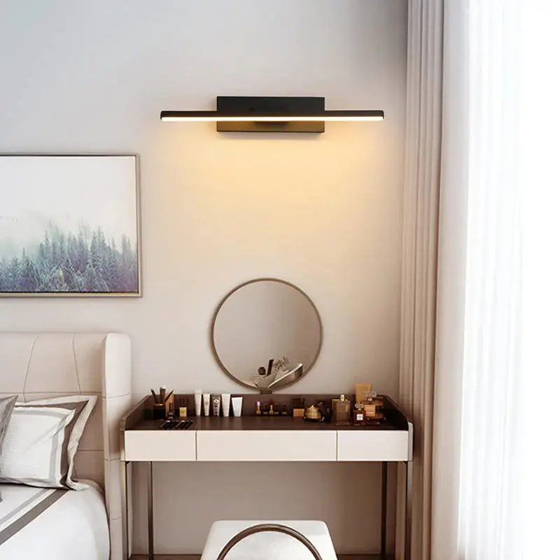 Wall light with swivel head, LED, black or white metal