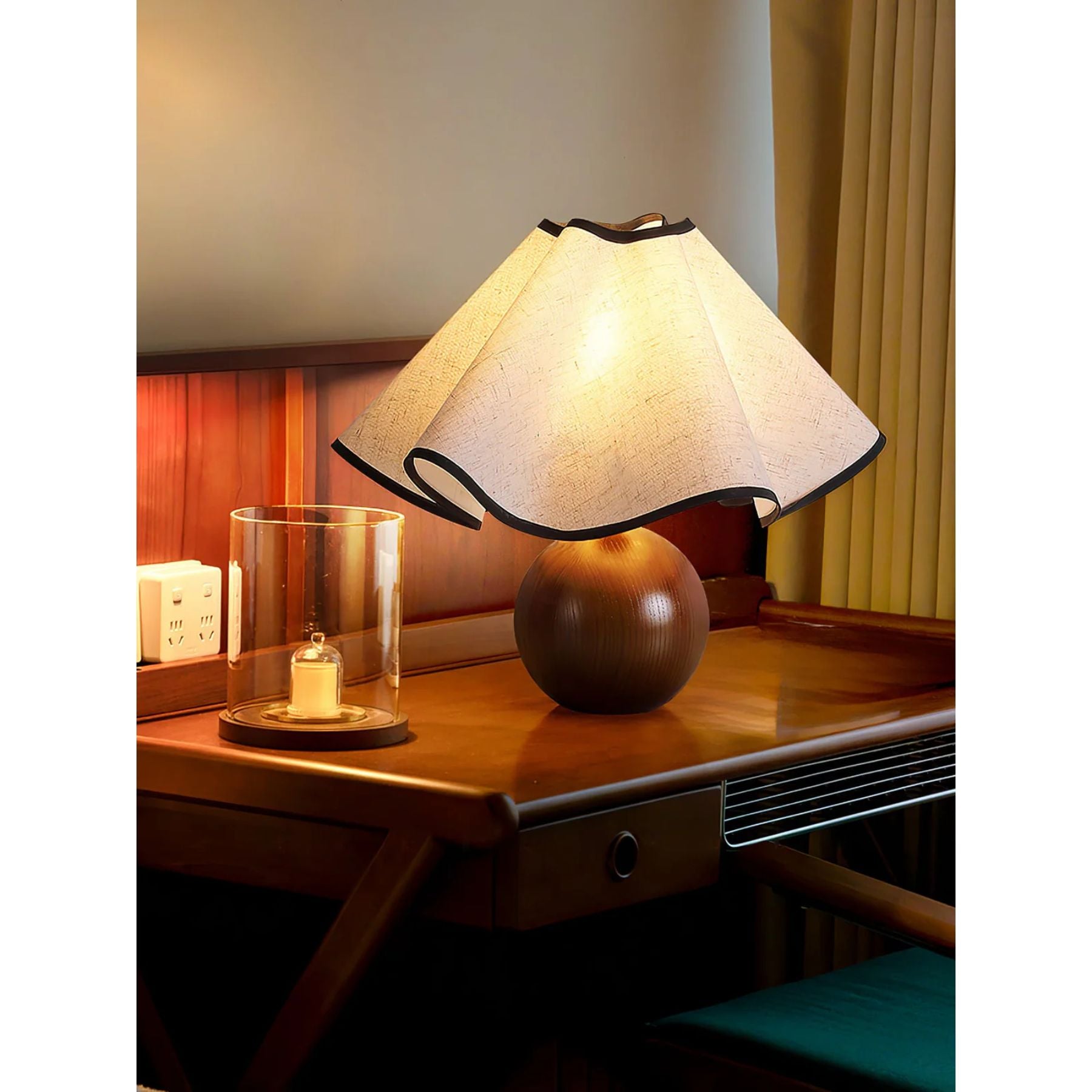 Solivian Wave Table Lamp - Dimmable LED - Sculptural Design