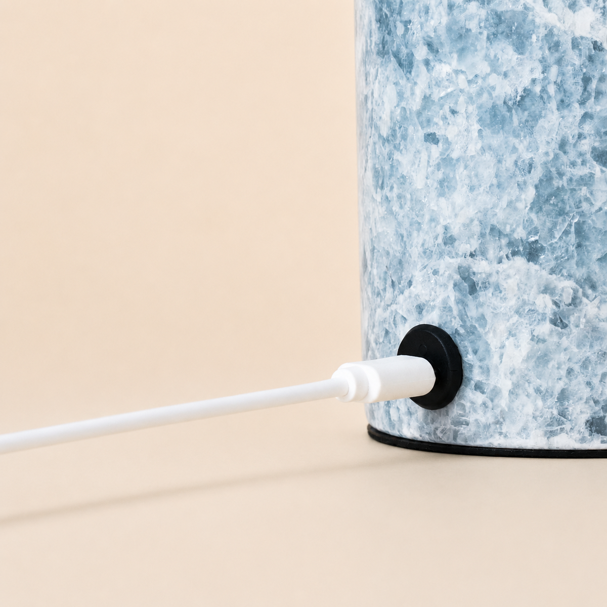 Rechargeable table lamp in blue calcite marble, cordless and dimmable with modular lampshade