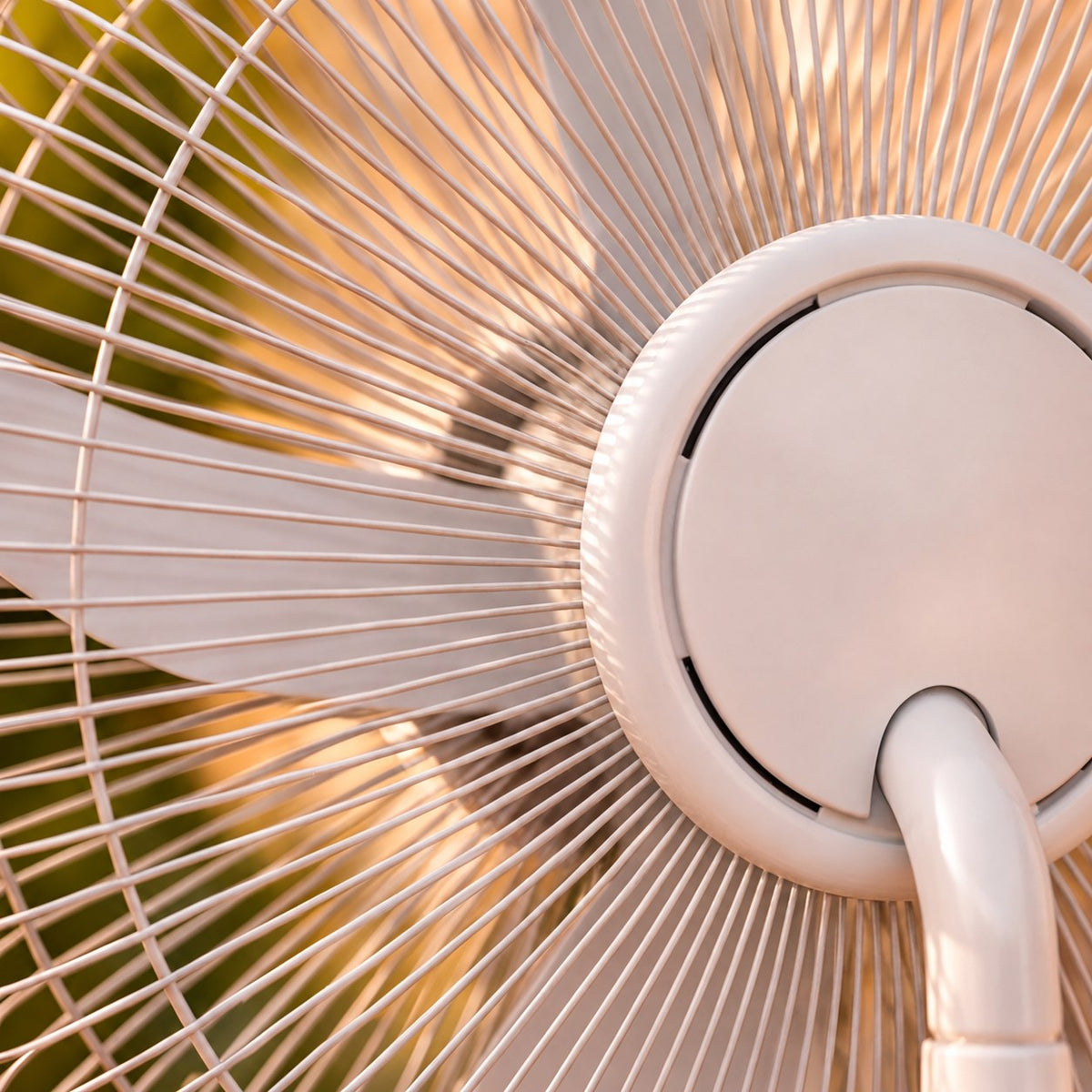 Outdoor misting fan 16 inch rechargeable 9-speed with LED night light