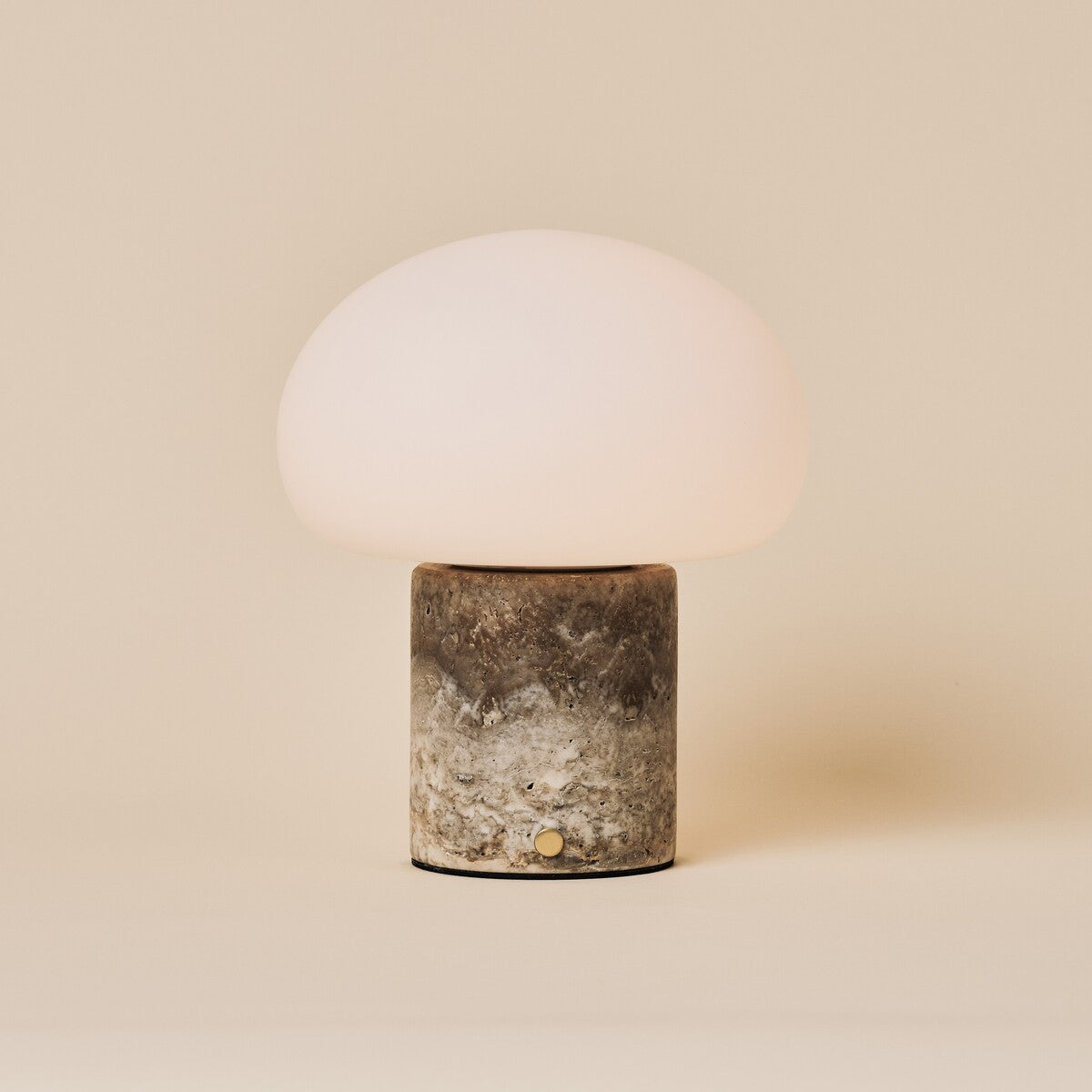 Rechargeable table lamp in silver travertine, cordless and dimmable, 18 cm diameter