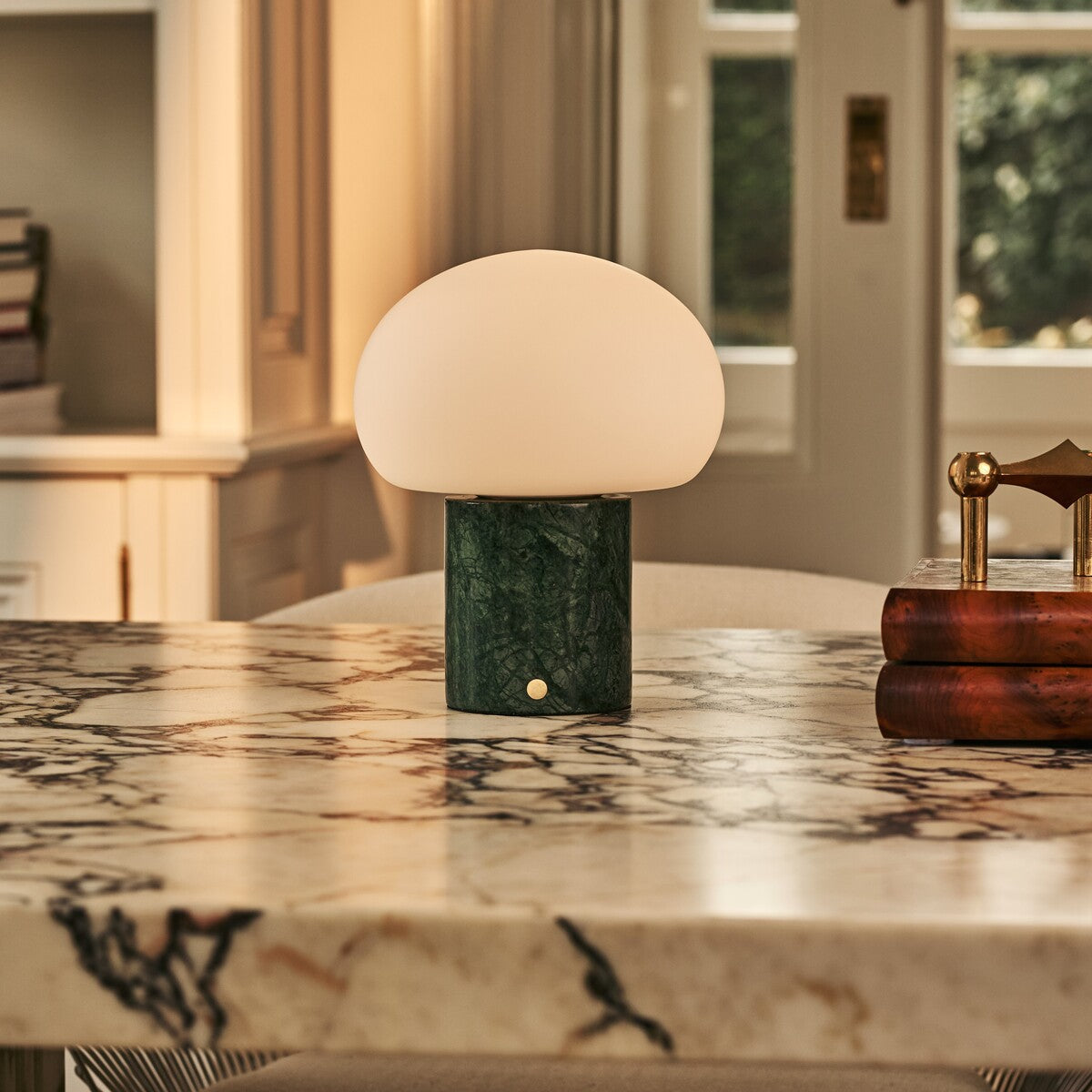 Rechargeable table lamp in green Verde Alpi marble, cordless dimmable, Rijks Collection