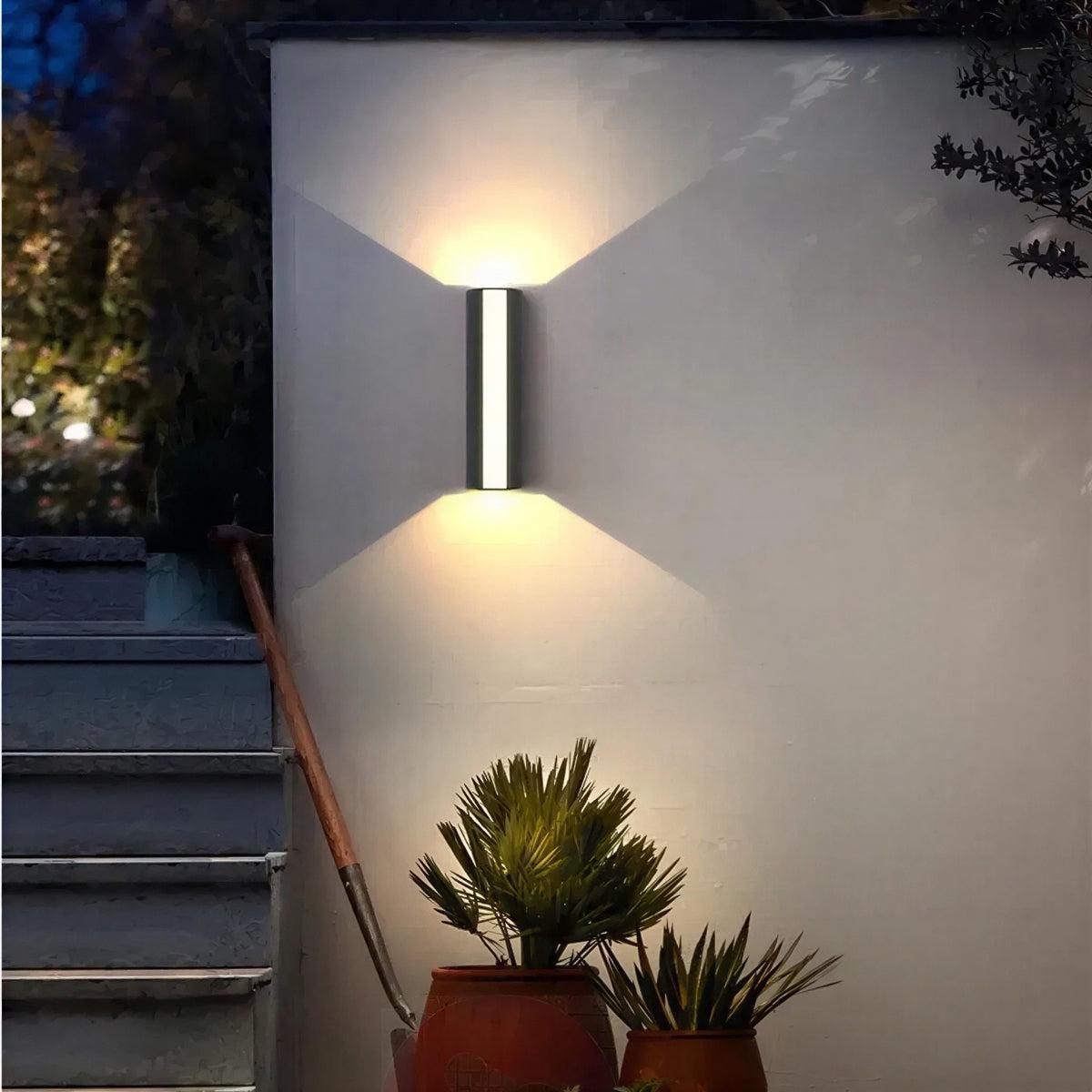 Linear outdoor wall light with up-down facade illumination, IP65 LED, die-cast aluminium