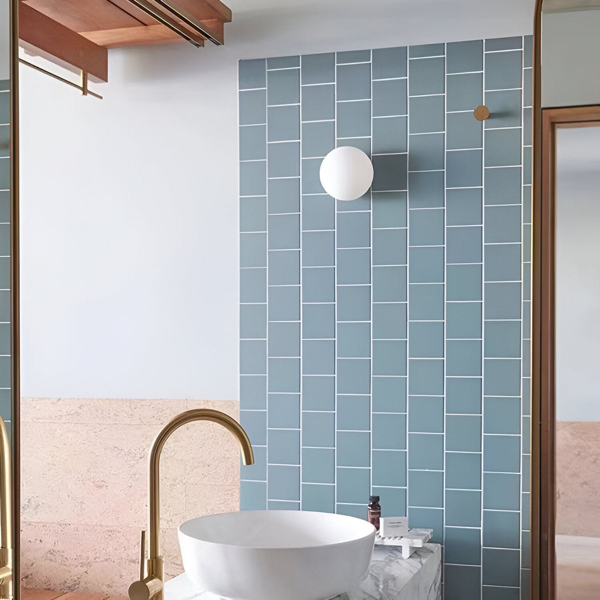 Ondine | Wall Sconce LED | Round Glass, Minimalist, 1-Light | Modern Décor