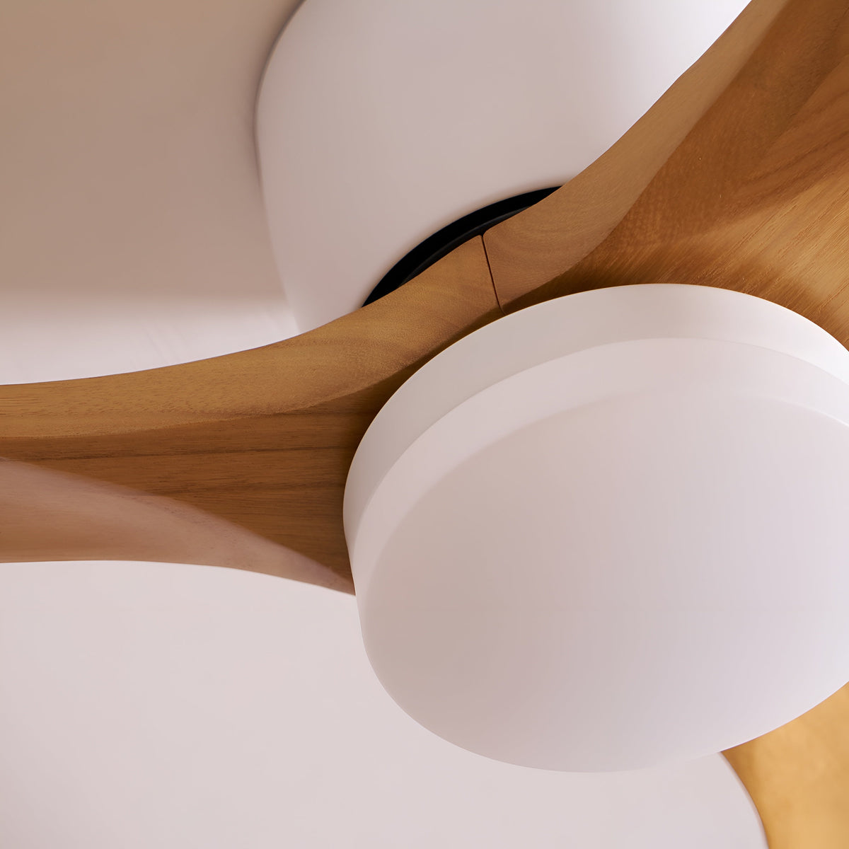 DC ceiling fan with LED light, Nordic wood blades, 6-speed DC motor, warm white 3000K
