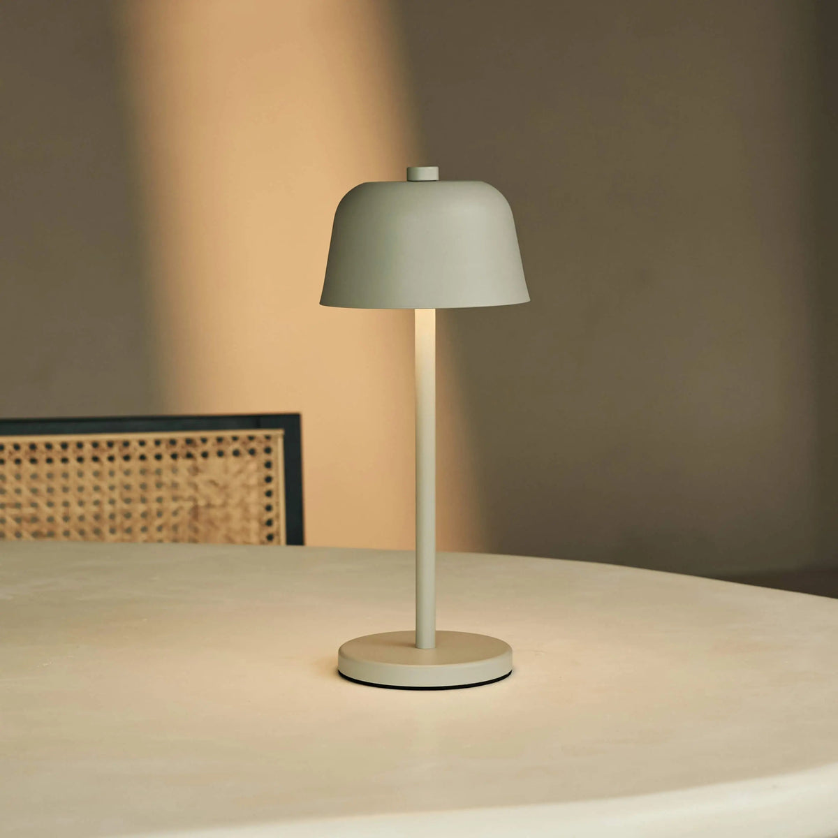 Rechargeable table lamps 4-pack set with magnetic charging station, shadow grey