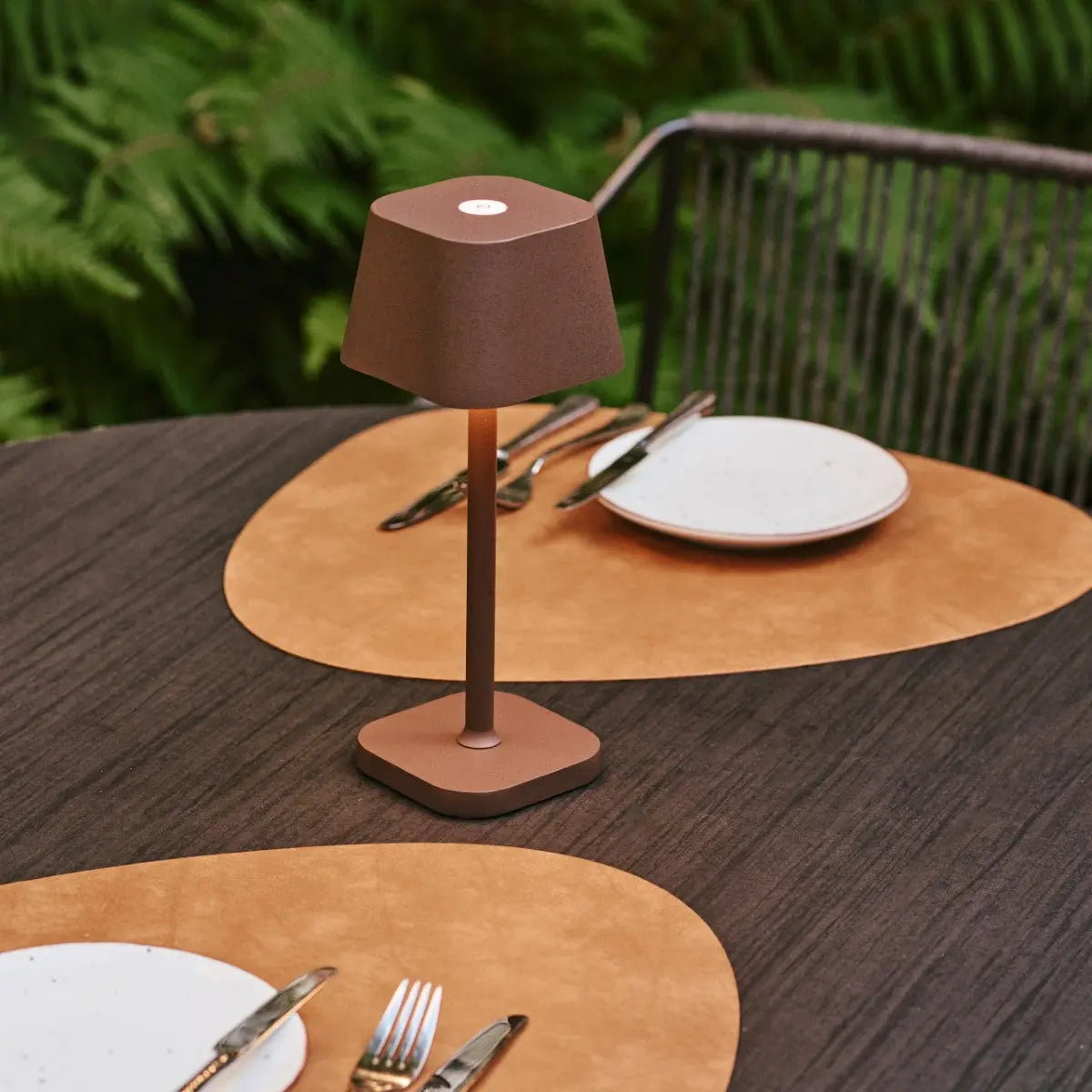 Rechargeable table lamp brown metal, cordless and dimmable oval design