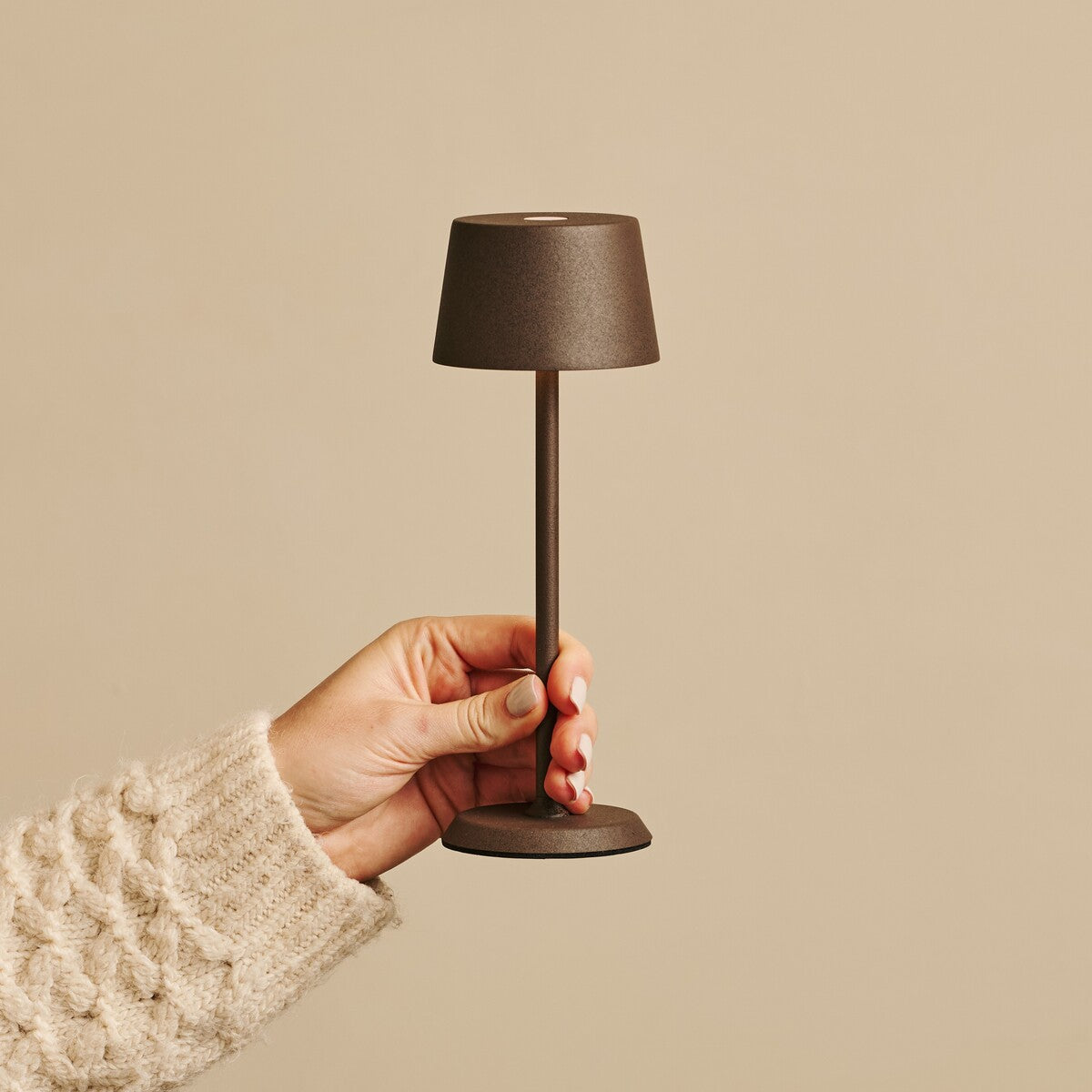 Rechargeable cordless table lamp mocha brown, dimmable with 3 light modes, IP54 metal