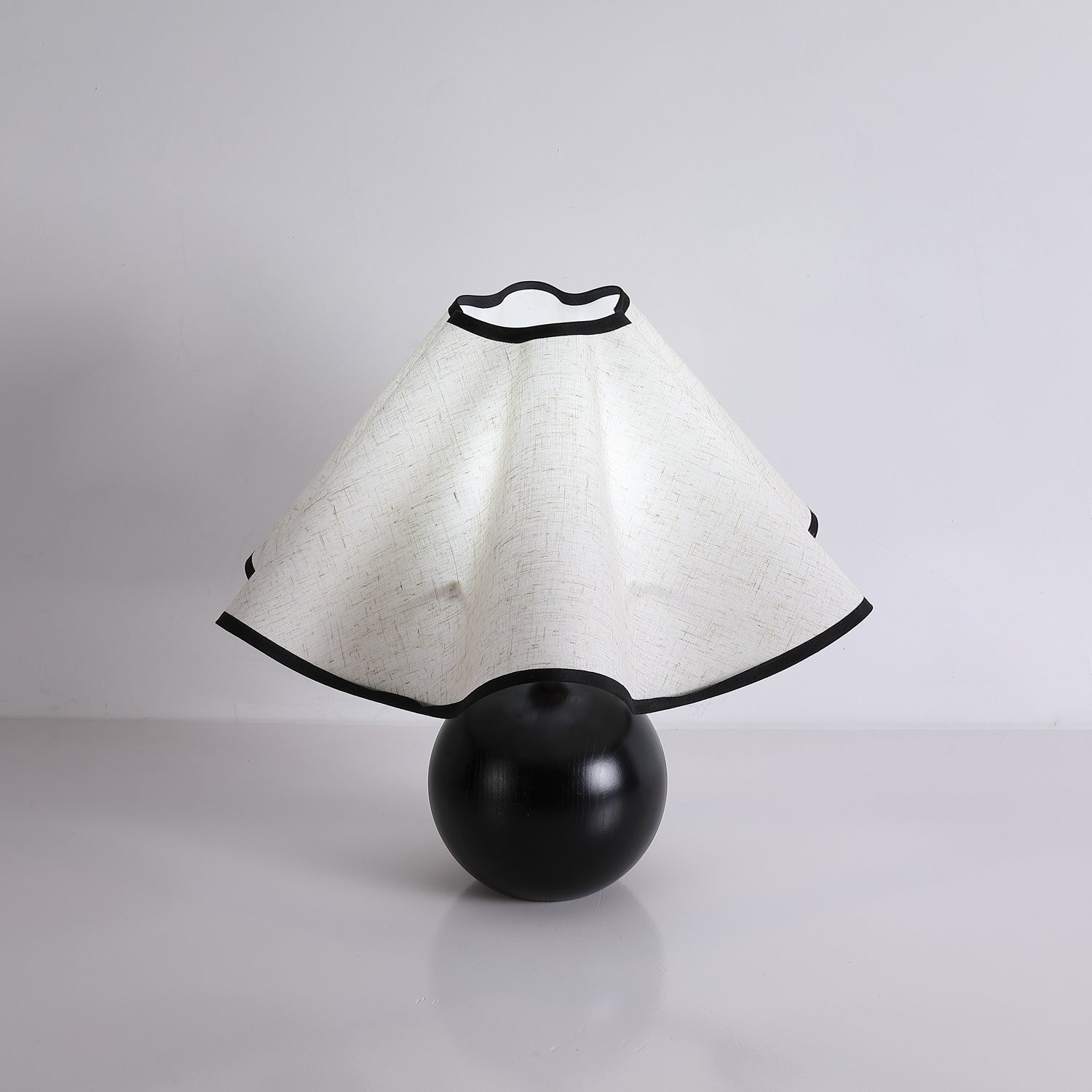 Solivian Wave Table Lamp - Dimmable LED - Sculptural Design