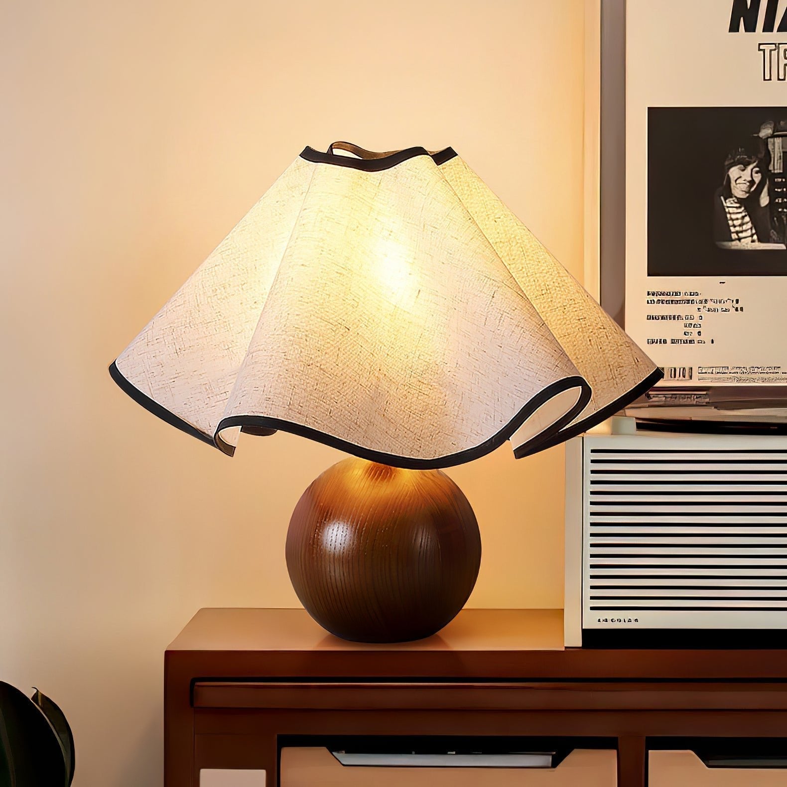 Solivian Wave Table Lamp - Dimmable LED - Sculptural Design