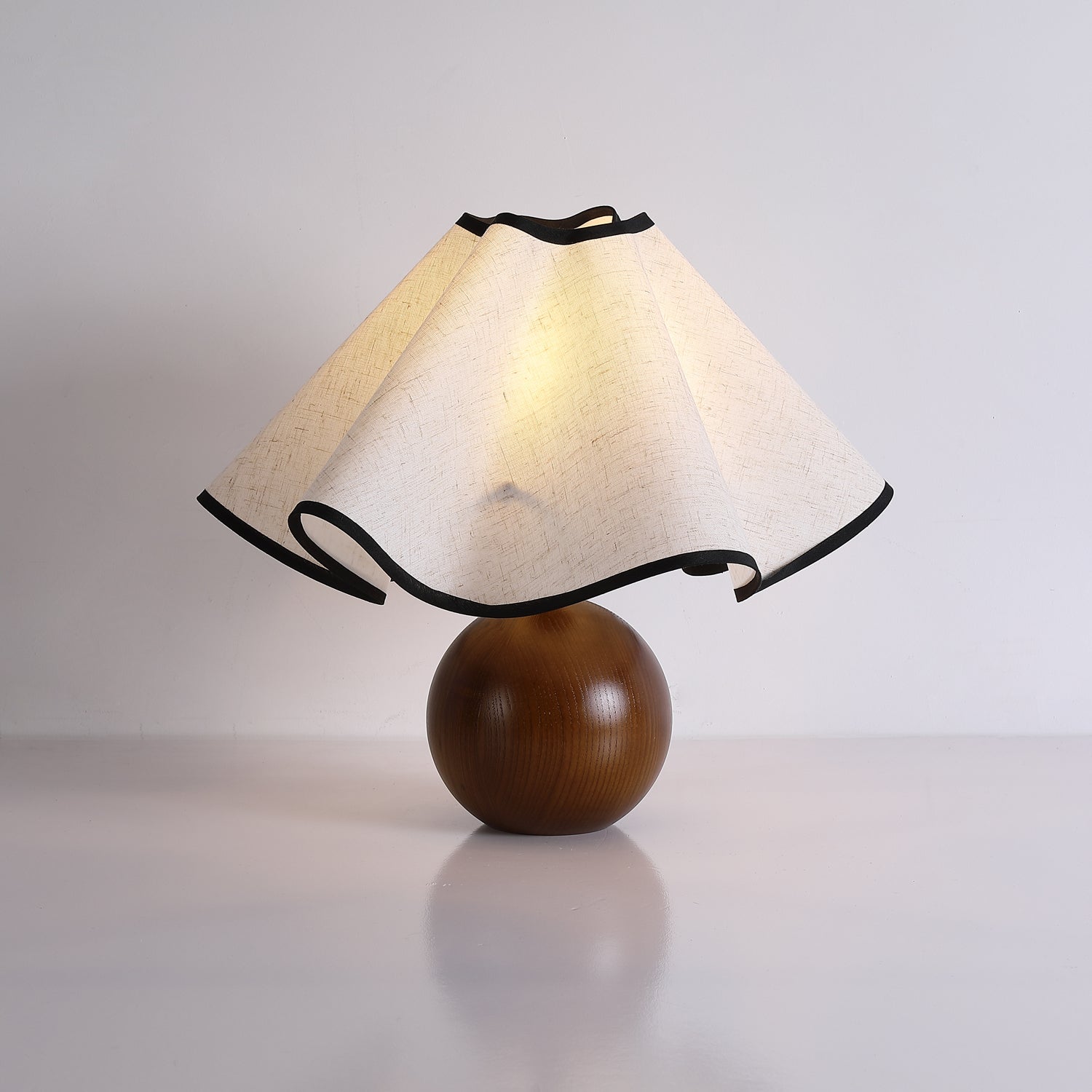 Solivian Wave Table Lamp - Dimmable LED - Sculptural Design