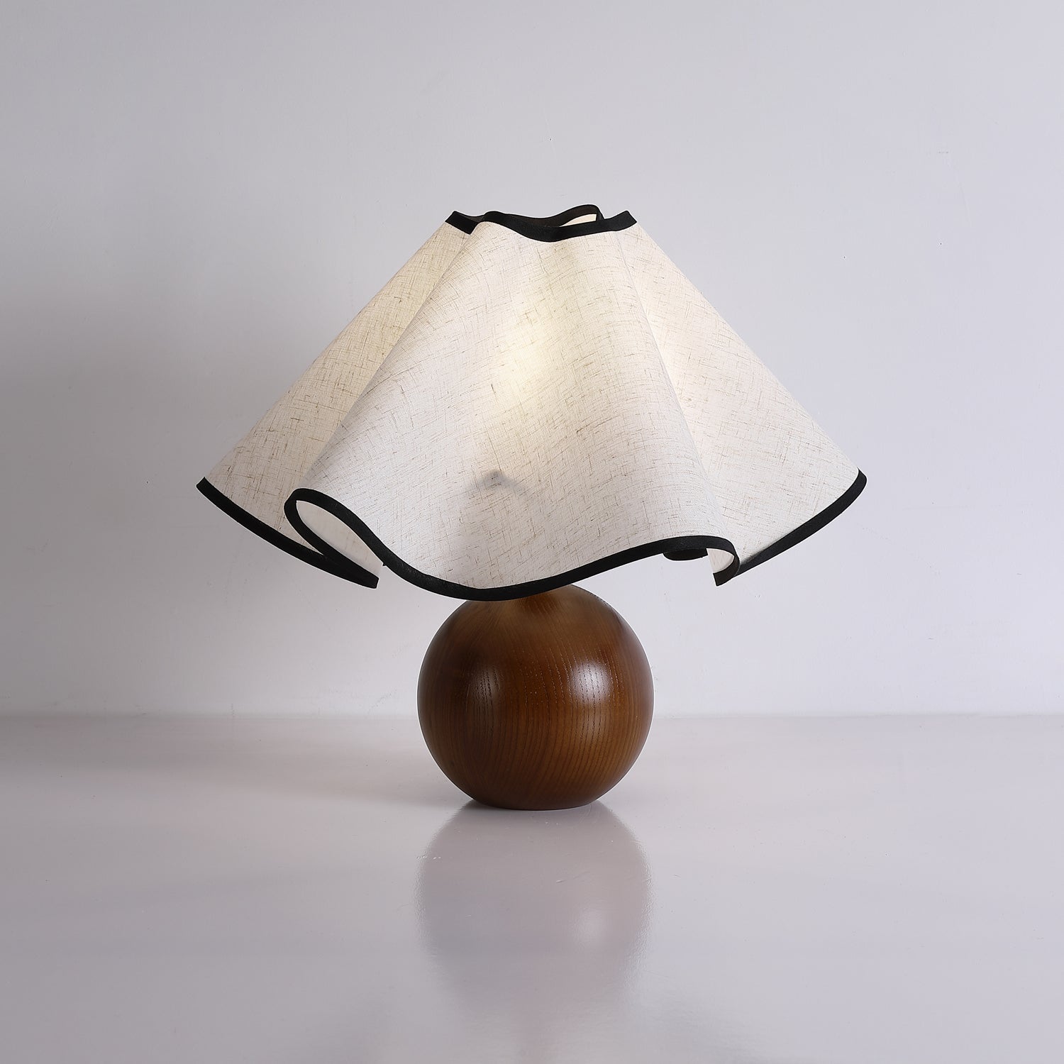 Solivian Wave Table Lamp - Dimmable LED - Sculptural Design