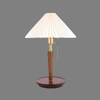 Lea Vintage Wooden Table Lamp - Retro - Classic Design
