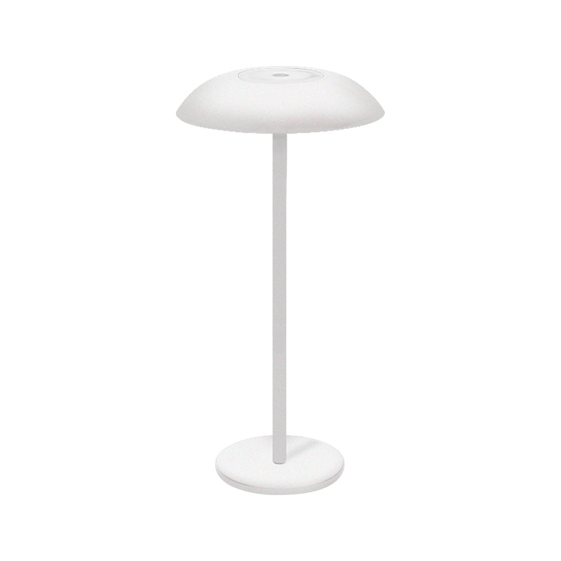 Cordless table lamp in solid iron with touch control and warm white LED