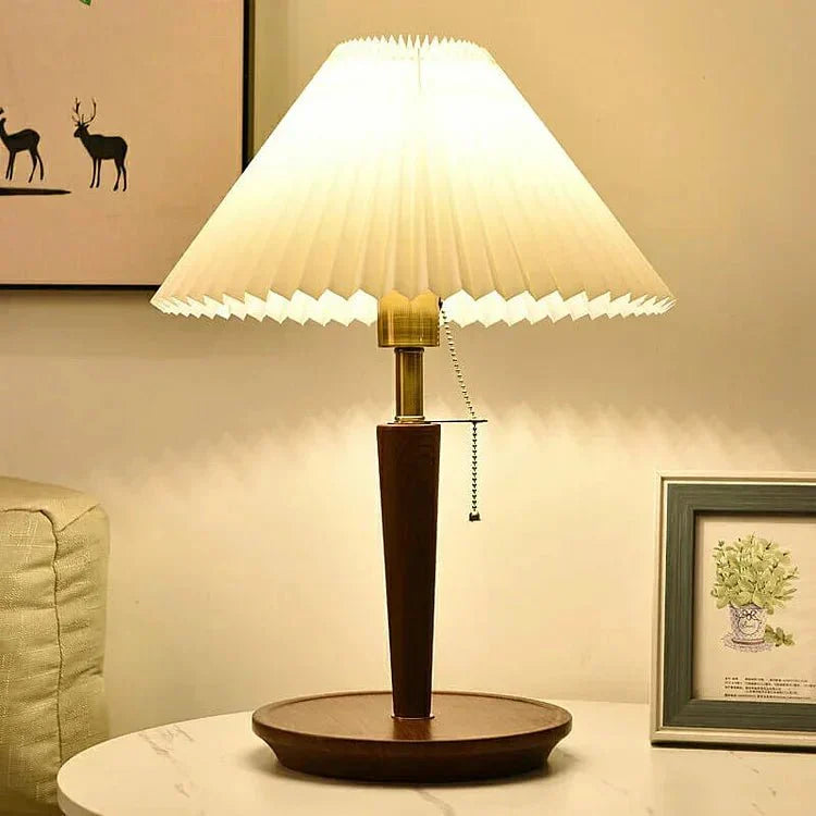 Lea Vintage Wooden Table Lamp - Retro - Classic Design