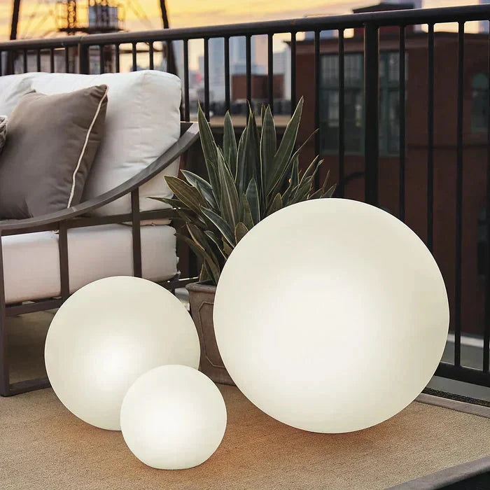 LED globe garden light outdoor PE sphere with remote control 16 colors, solar and USB