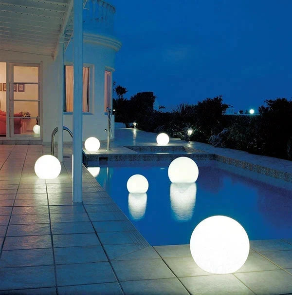 LED globe garden light outdoor PE sphere with remote control 16 colors, solar and USB