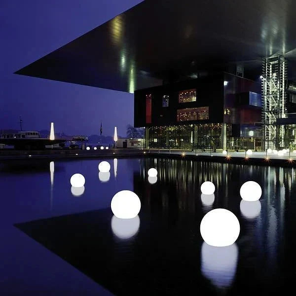 LED globe garden light outdoor PE sphere with remote control 16 colors, solar and USB