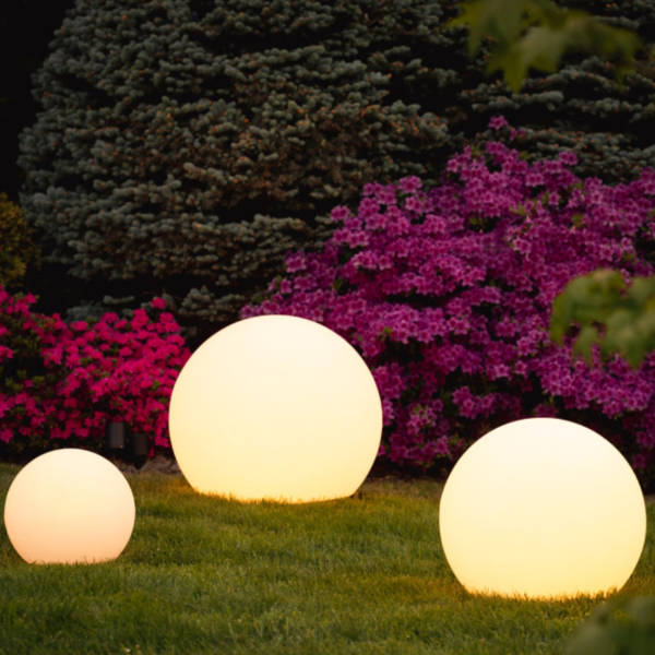 LED globe garden light outdoor PE sphere with remote control 16 colors, solar and USB