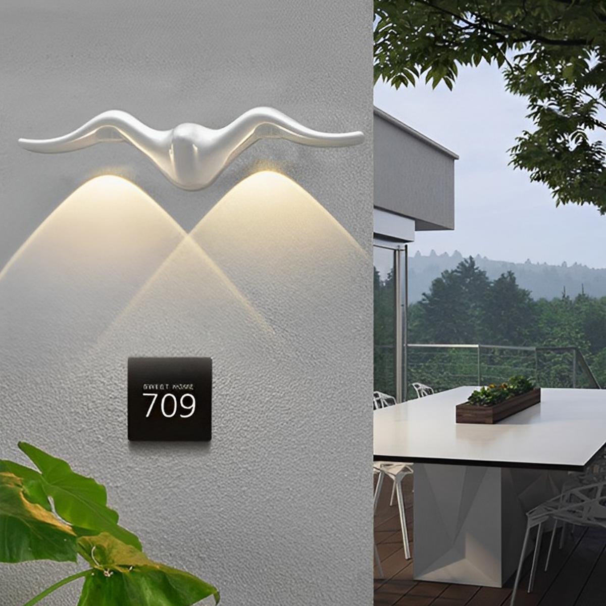 Linear outdoor wall light animal shape LED IP65 weatherproof, black and white aluminum wall sconce